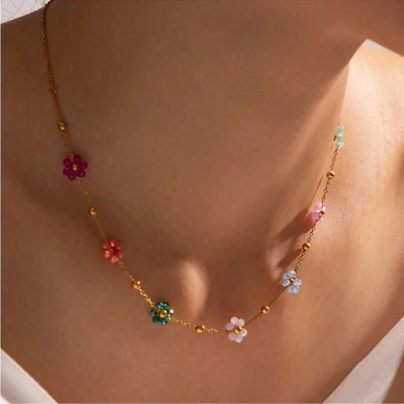 Dainty Beaded Chain Multicolored Crystal Floral Design Necklace in Gold - Picture 4 of 6